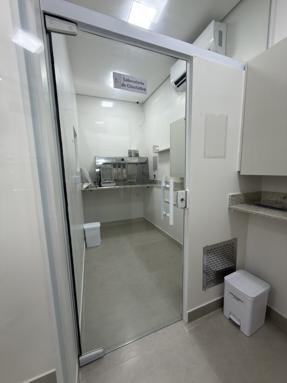 Estrutura do laboratório com equipamentos