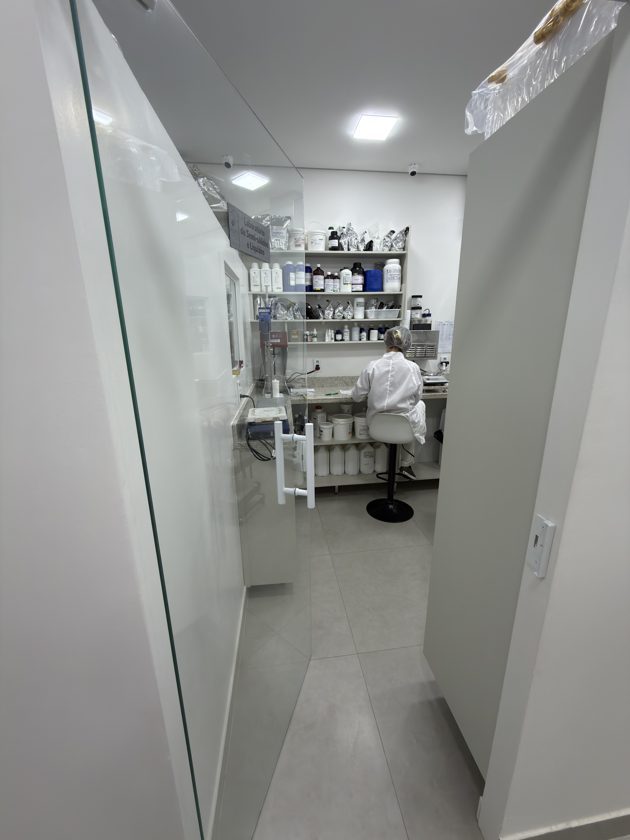 Laboratório de manipulação da R E R Pharma